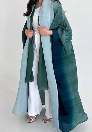 pleated coat female 2023 autumn new gradual color big bat sleeve scarf design long coat