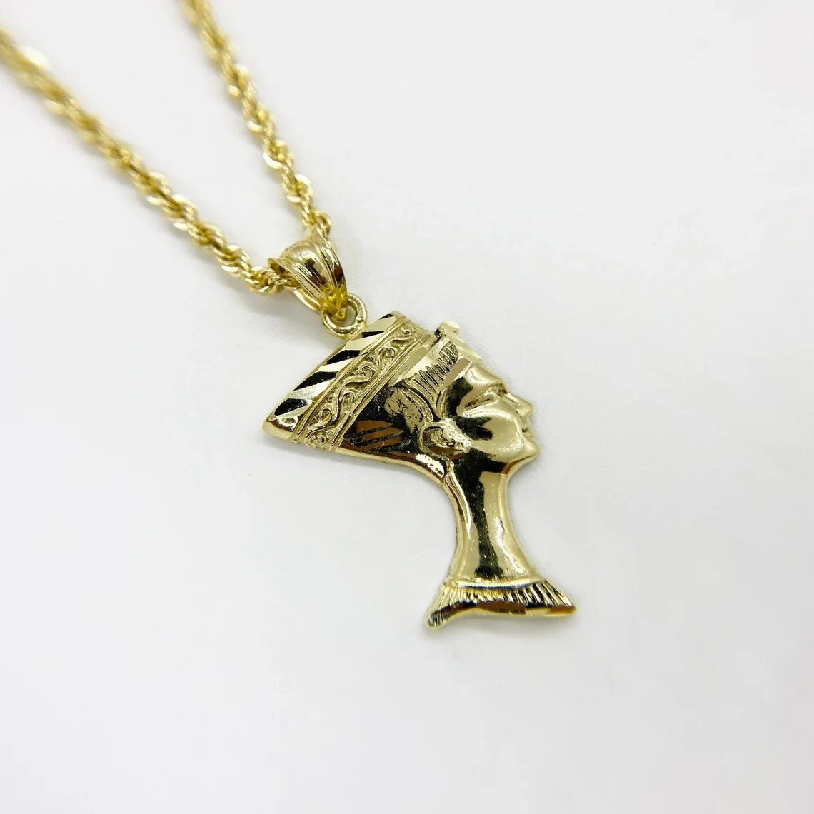 Duyizhao 14k Gold Plated Queen Nefertiti Egyptian Pendant Charm Necklace for Men Women