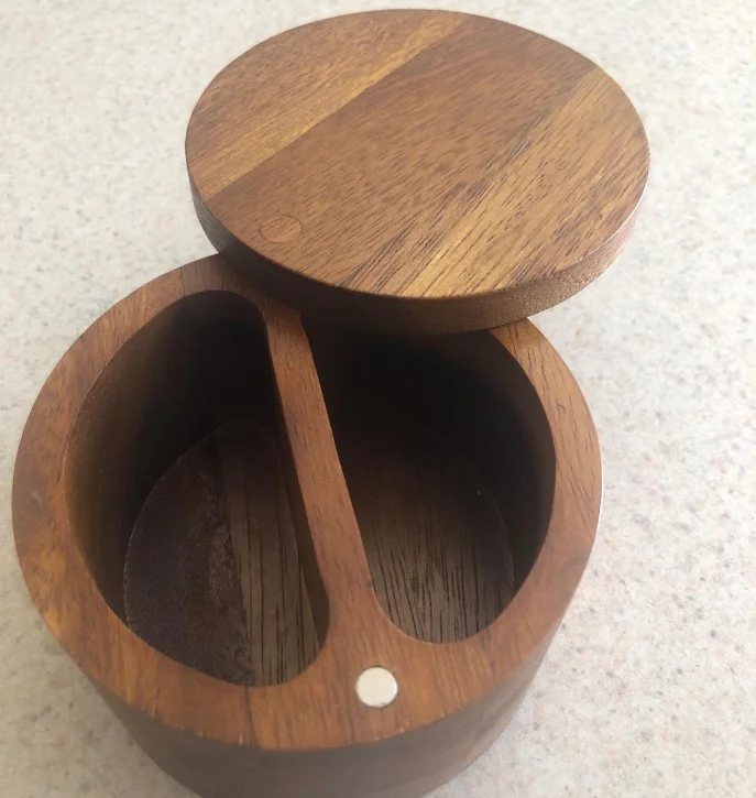 2023 Hot Sale With Swivel Cover Acacia Solid Wood Round Wooden Boxes Rustic Wooden Spices Box