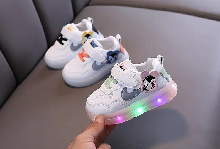 Unisex Fashion Boys Flash Childrens Casual Shoes Girls White Soft Sole Baby Sport Shoes for Kids .jpg