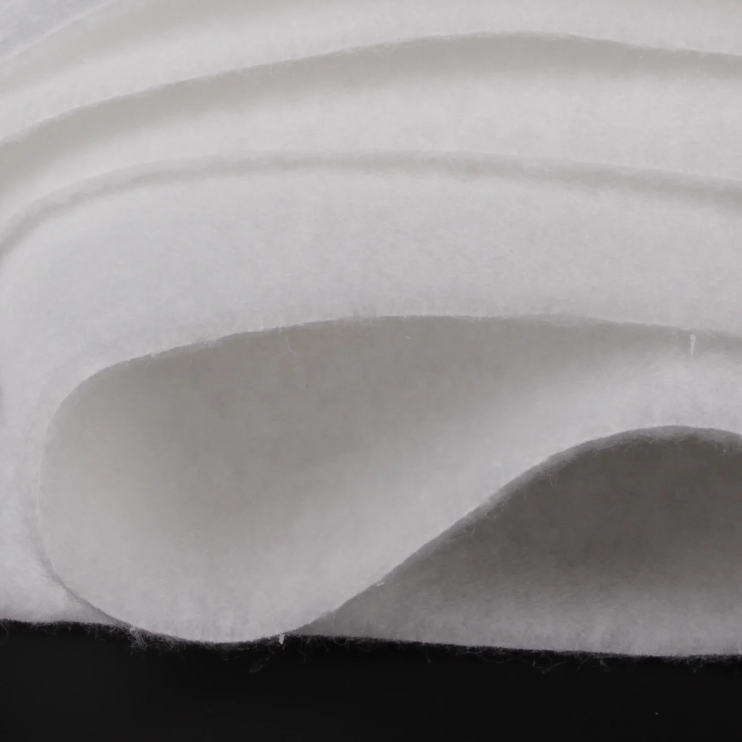 100% полиэфирный нетканый иглопробивной войлок белого цвета