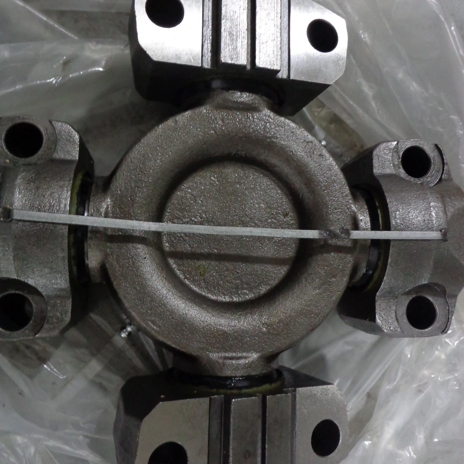 15271476 UNIVERSAL JOINT  for T erex Mining truck parts TR100