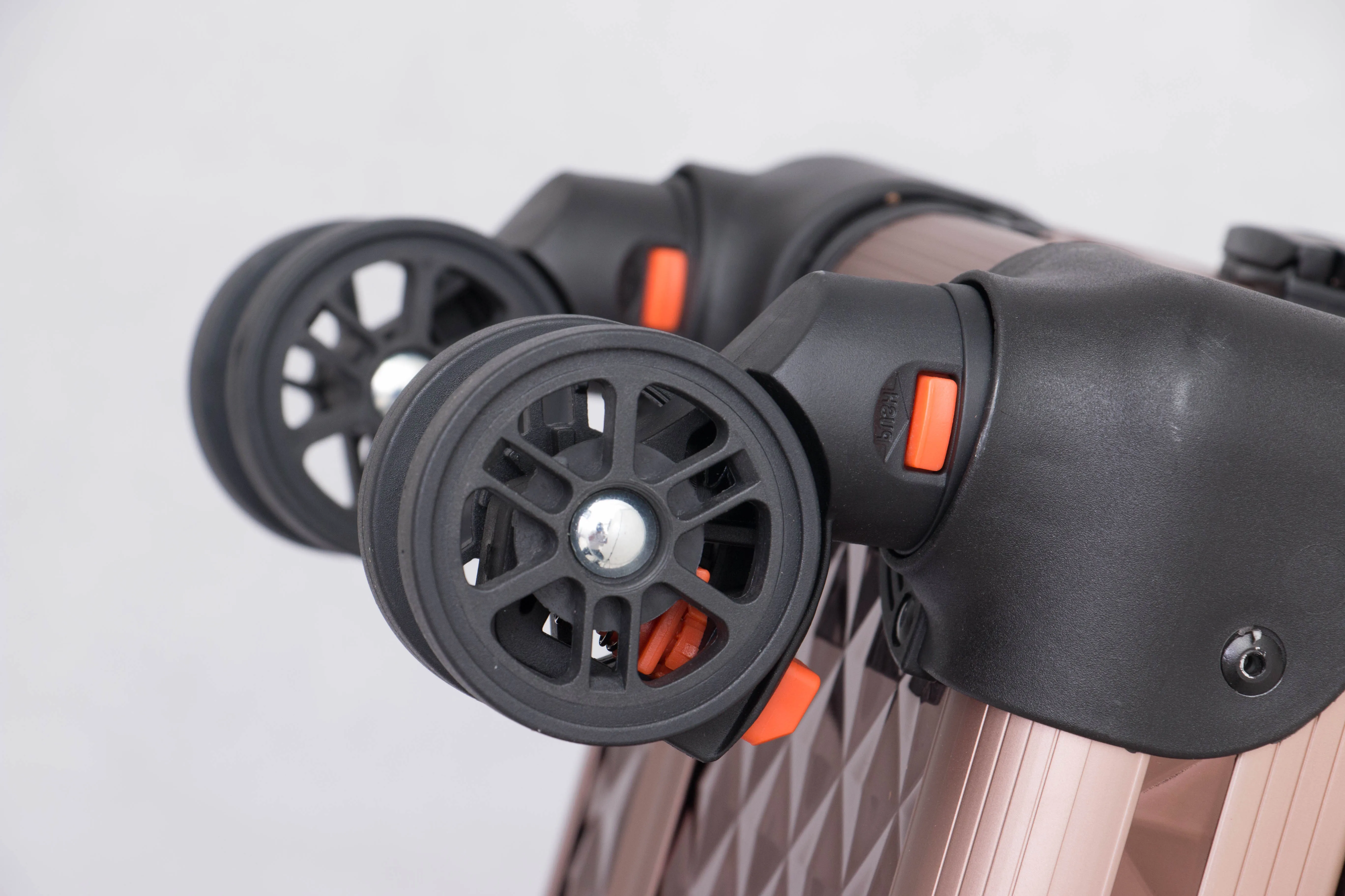 Stylish beauty salon light case styling stations for Salon & Mobility Features