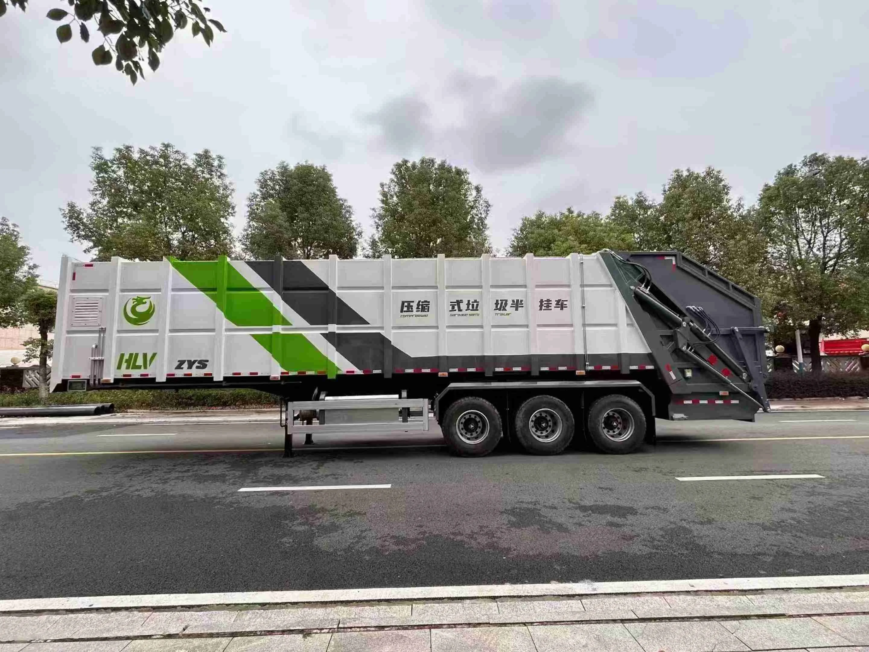 Multi functional compressed garbage transfer semi-trailer garbage truck