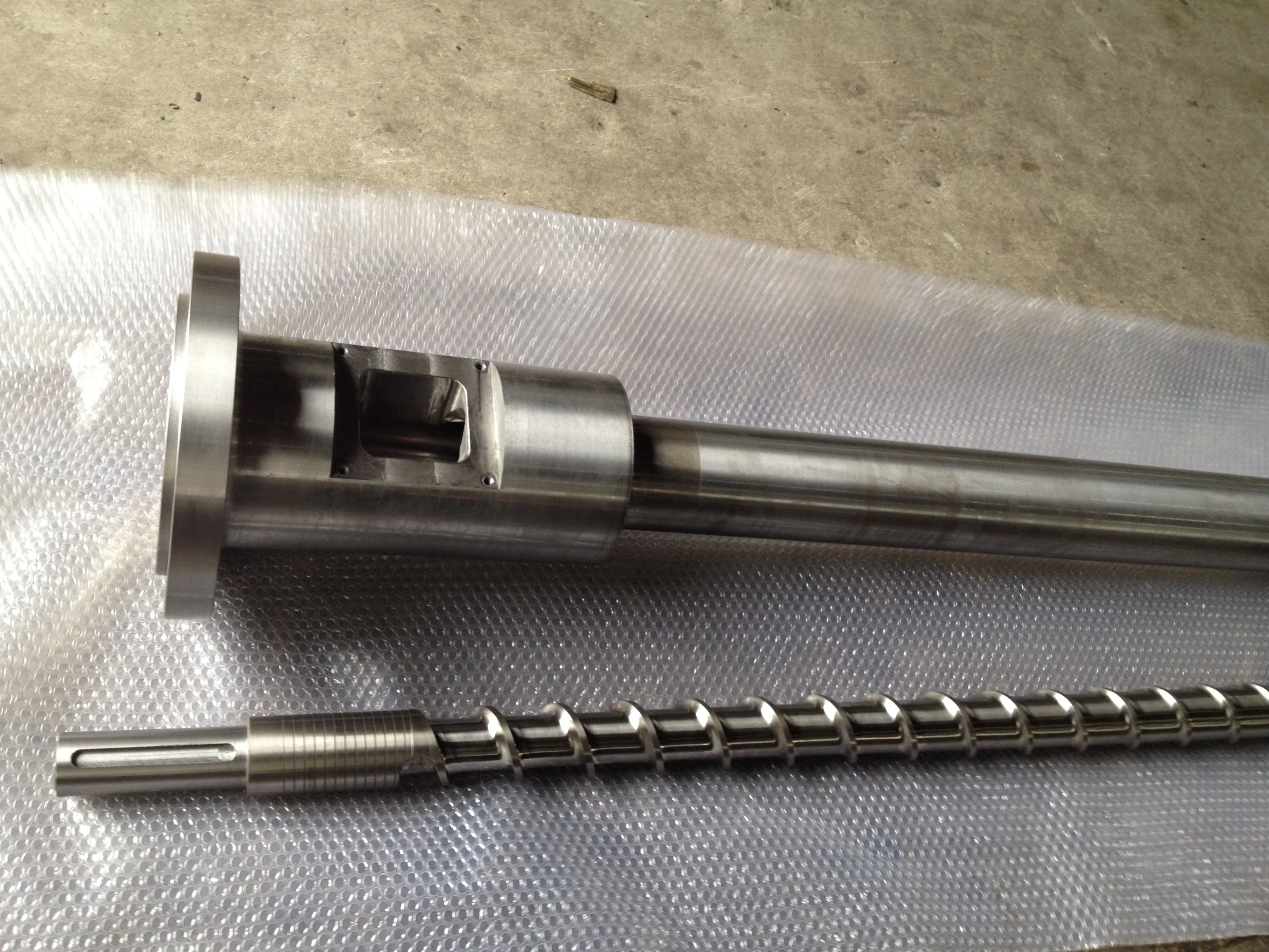 Customized machinery,Hot sale extruder screw barrel for plastic extruder machine
