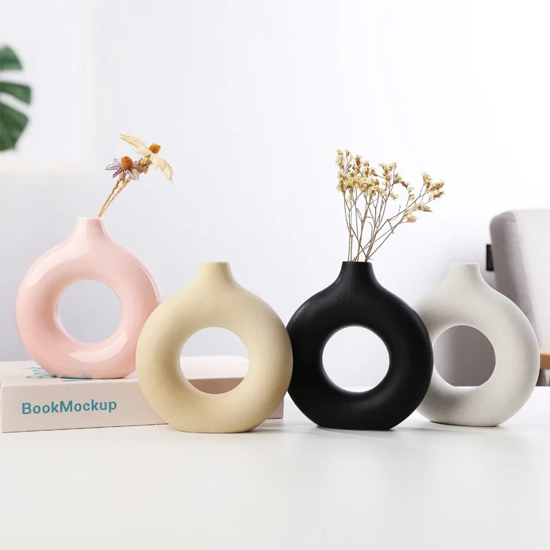 Nordic White Decorative Round Circle Pottery Ceramic Vase Donuts Minimal Flower Porcelain Ceramic Vases For Home Decor