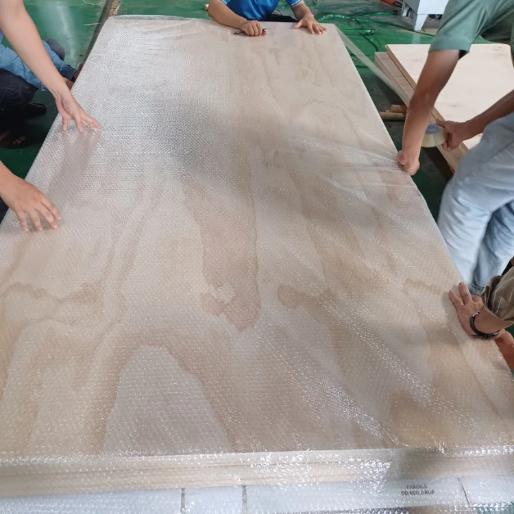 Pine Plywood Top Choice Waterproof Heavy-Duty AA Grade 12/15/18Mm From Vietnam Manufacturer