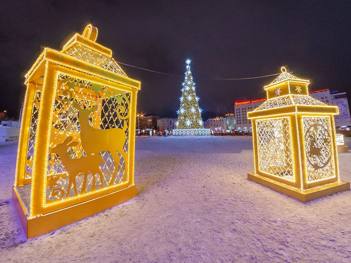 Commercial Outdoor Waterproof Giant 3D Metal candle Lantern Moon Star Motif lights Christmas Ramadan Events decorations