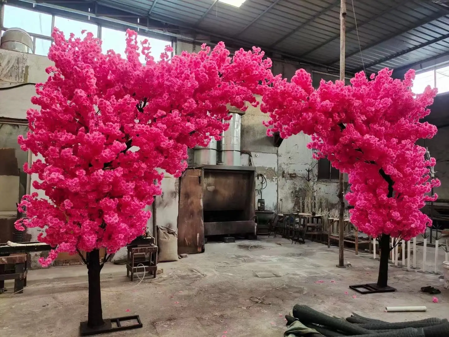 Wholesale Restaurant Outdoor Wedding Party Sakura Plant Tree Large Artificial Fiberglass Fake Cherry Blossom Tree For Decor
