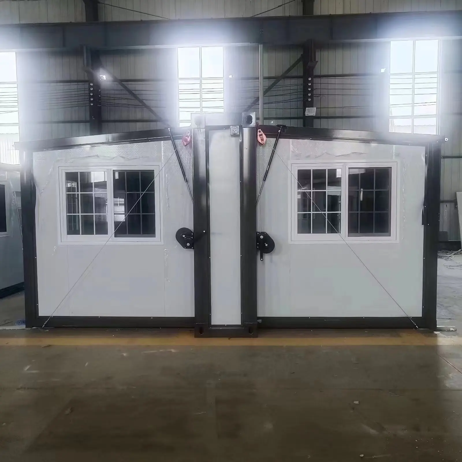 Expandable Container  Homes factory direct sale 40ft 2 Bedrooms Or 3 Bedrooms Folding portability luxury Container House