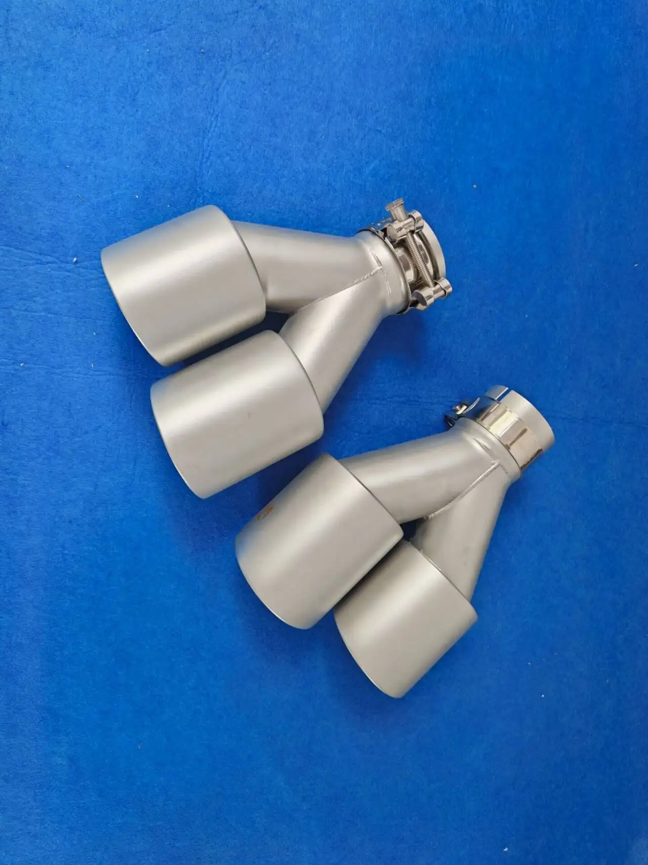 3.5 Inch Stainless Steel Automotive Y Shape Exhaust Muffler Exhaust Tip Akrapovic For Golf R