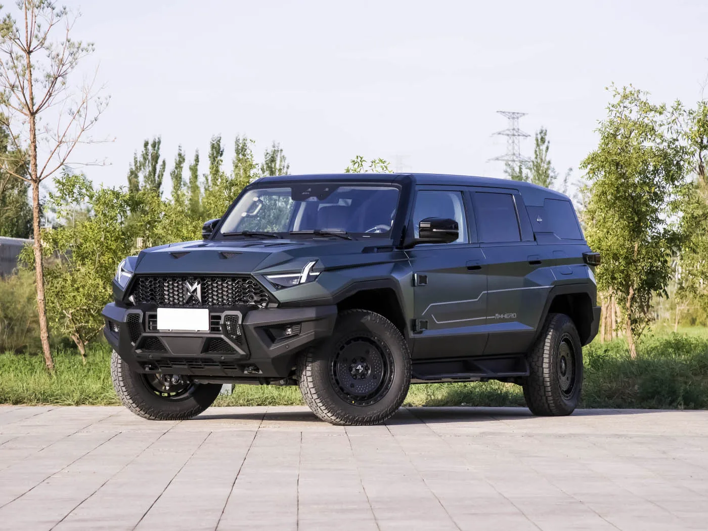 Multi-purpose 4wd 5 seats 4 wheels 20 inch endurance mileage 505km battery capacity 142.7kWh 275/65r20 tires off-road suv