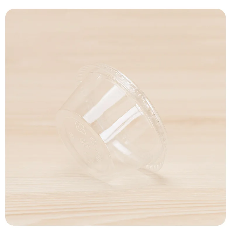 Biodegradable compostable Take Away salad bowl with lid