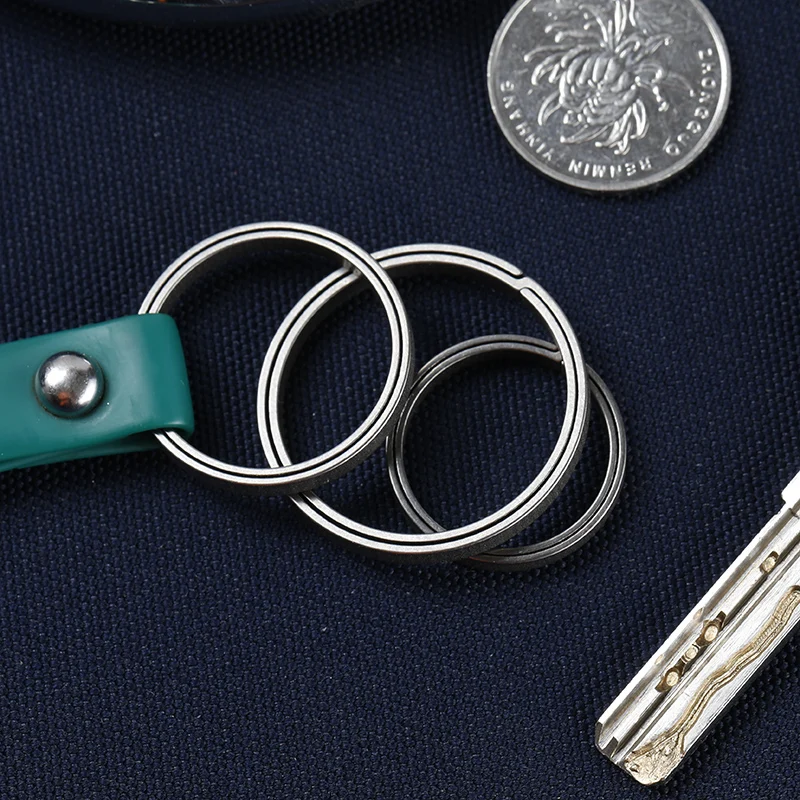 Titanium Alloy Keychain Buckle Key Ring Lightweight for Male Creativity Gift Wholesale camping Accessories
