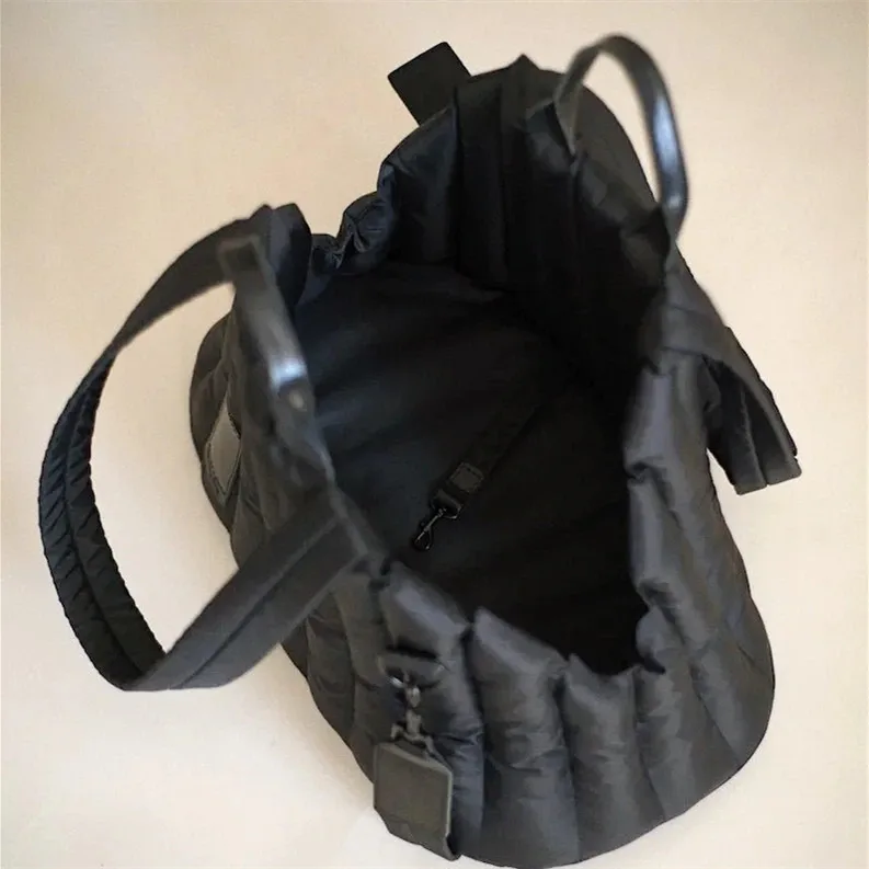 New Arrival Pet Travel & Outdoors Pet Carrier Bag Cat Dog Fabric House Pet Carriers