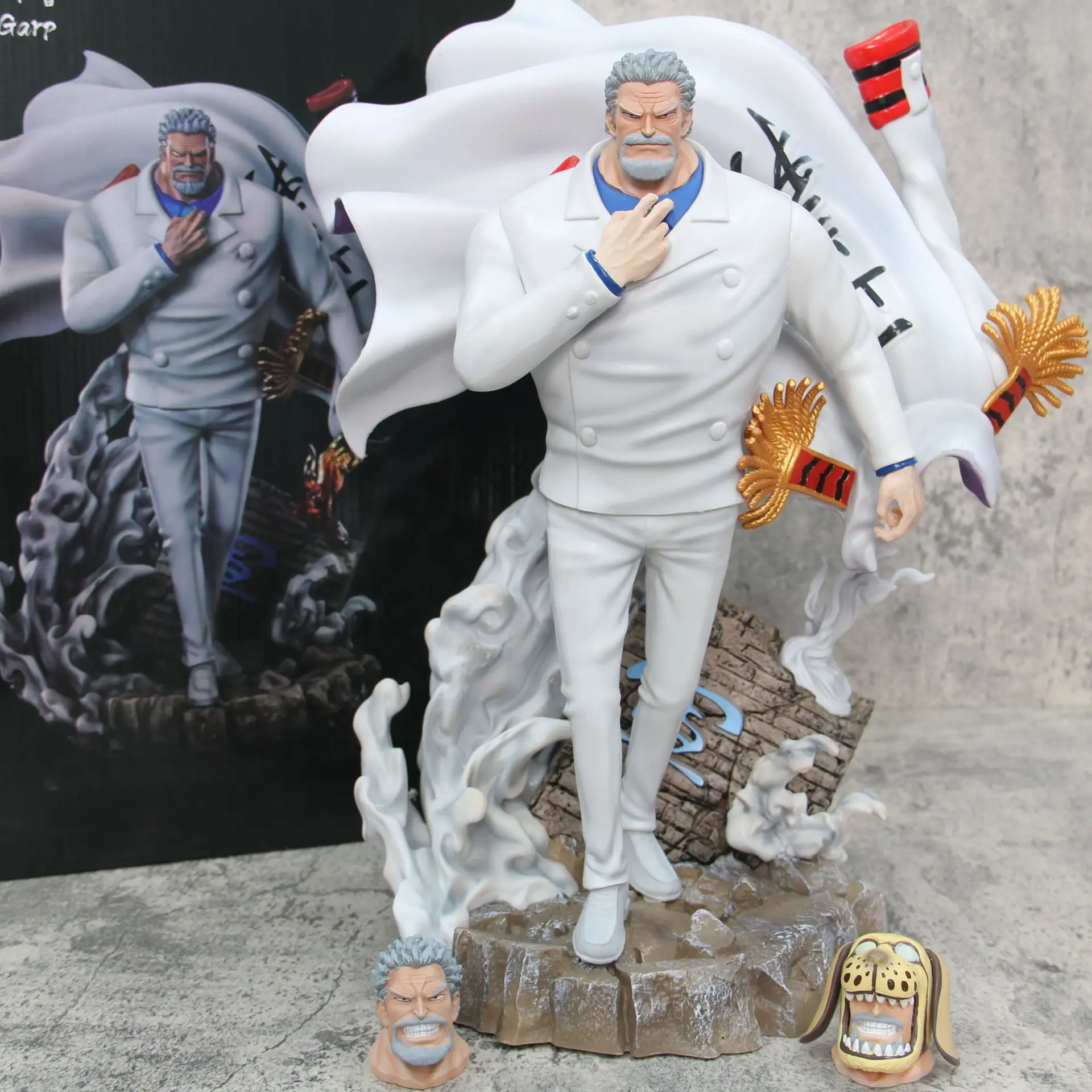One Pieces hands GK Vice Admiral the strongest Navy three-headed eagle Karp animation model decoration pvc anime action figure