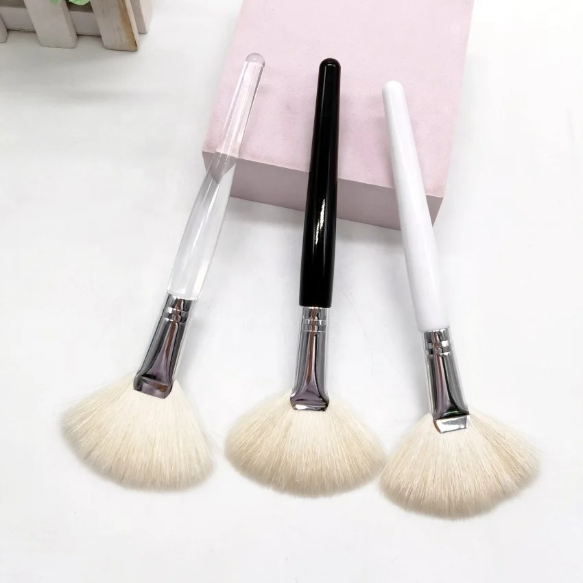 Natural Super Soft Fluffy White Wool Goat Hair Fan Brush Large Highlight Brush Blush Powder Facial Makeup Brush