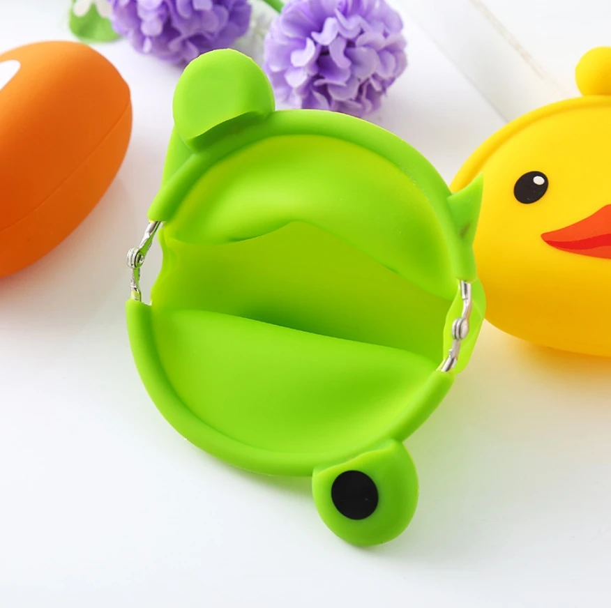 2024 Wholesale Cute Mini Silicone Earphone Bags Buckle Cartoon Coin Purse Small Clutches Animals Mini Portable Change Wallets