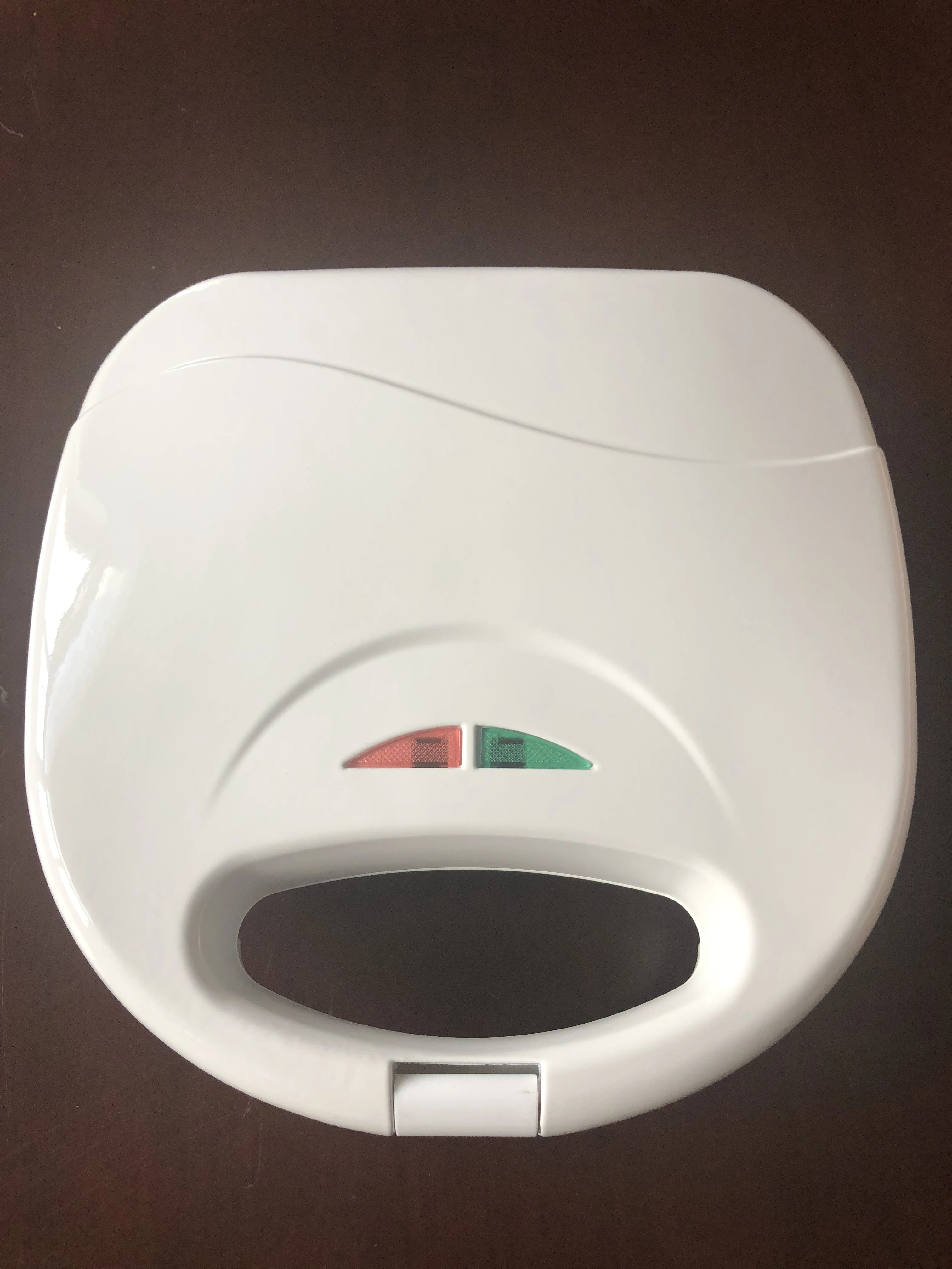 750-Watt  Non-stick Coating plate, cool touch housing Sandwich waffle Maker