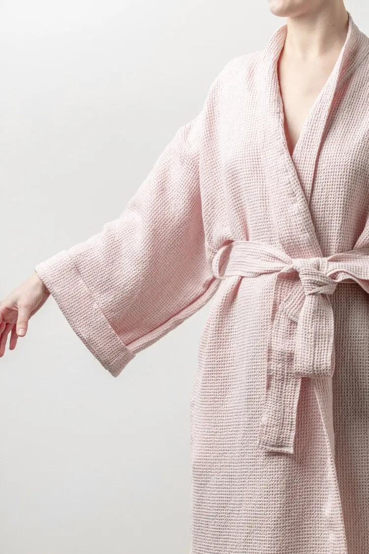 Quick Dry Luxury waffle bathrobe Soft 100% Yarn-Dyed Linen Woven Custom Knee Length with Thermal and Elastic wholesale bathrobe