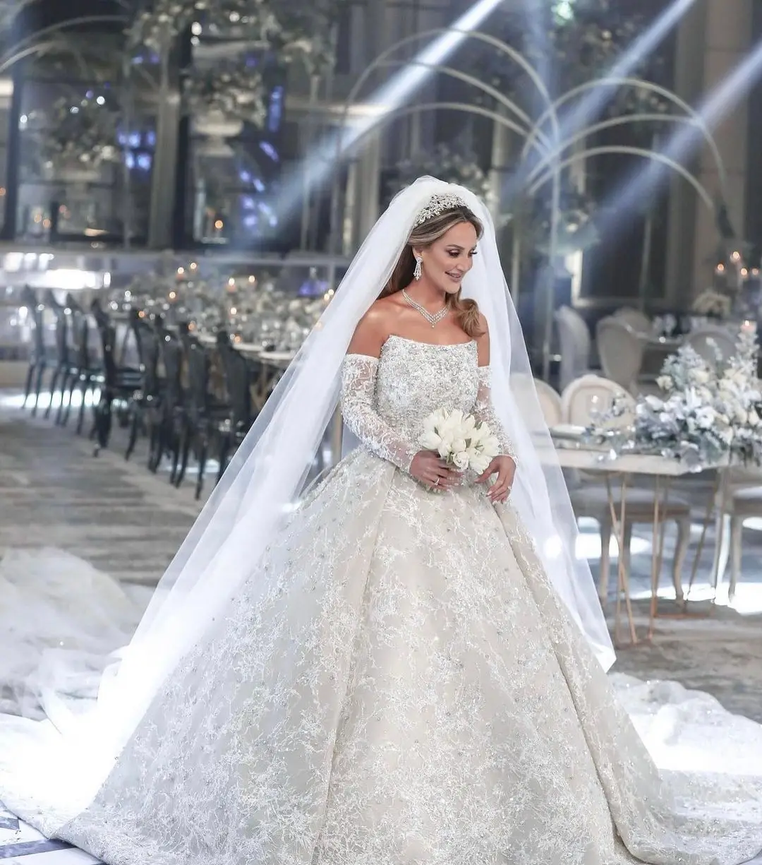 New Arrival OEM Designs Wholesale Embroidery Flower Lace Fabric Bridal