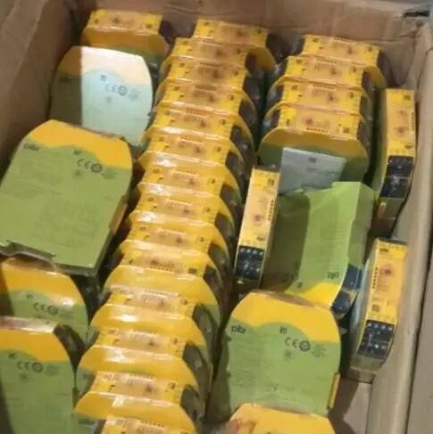 
PNOZsigma safety relay 750104 Safety relay PNOZ s4 24VDC 3 n/o 1 n/c emergency stop relay 