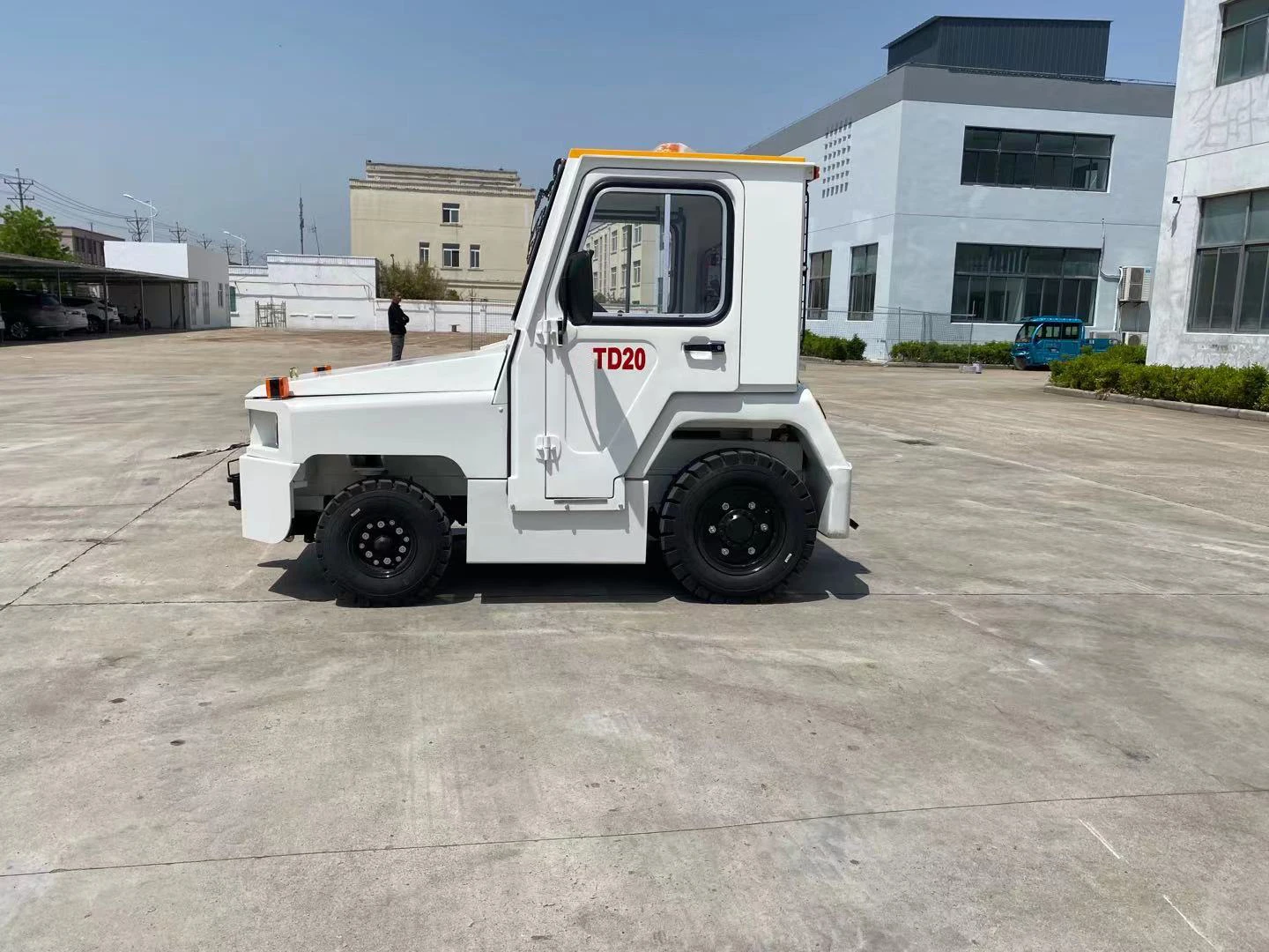 Aviation Airport Baggage Towing Tractor Diesel Electric Optional 2 Ton 2.5 Ton 3 Ton Aircraft Tow Tractor