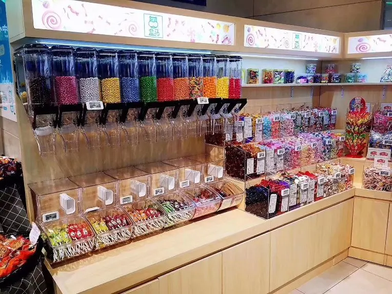 Bulk plastic food dispensers for shop