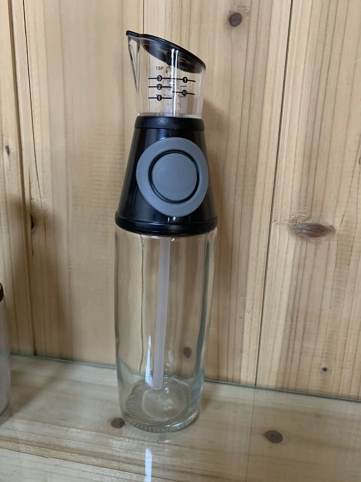 Hot Sale 500ML Glass Pressure Kitchen Automatic Measuring Cooking Dispenser Olive Oil Dispenser