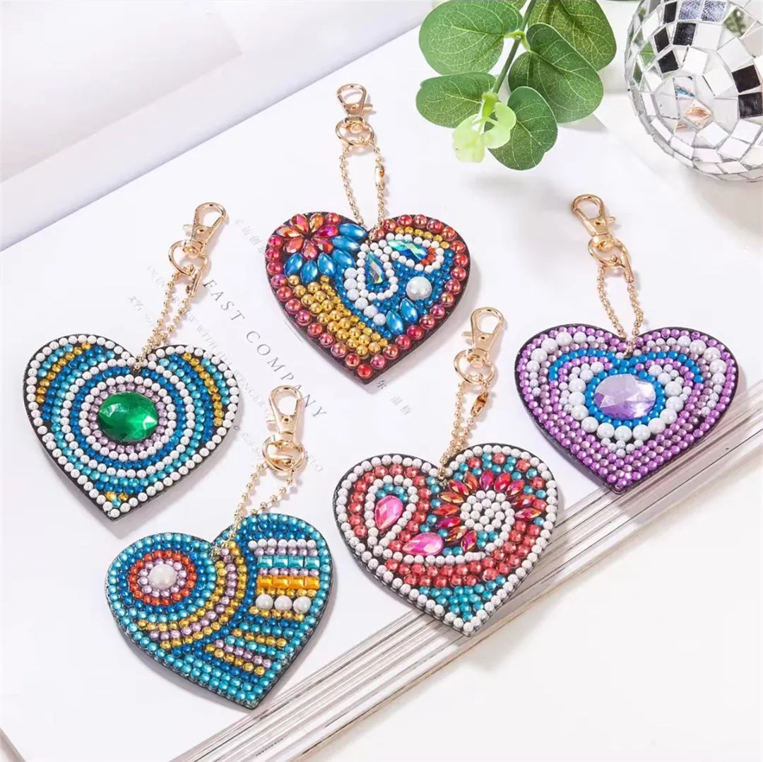 R-QC001 Heart Shaped Key Chain Diamond Embroidery Craft Kit 3D/5D DIY Crystal Diamond Painting Keychain