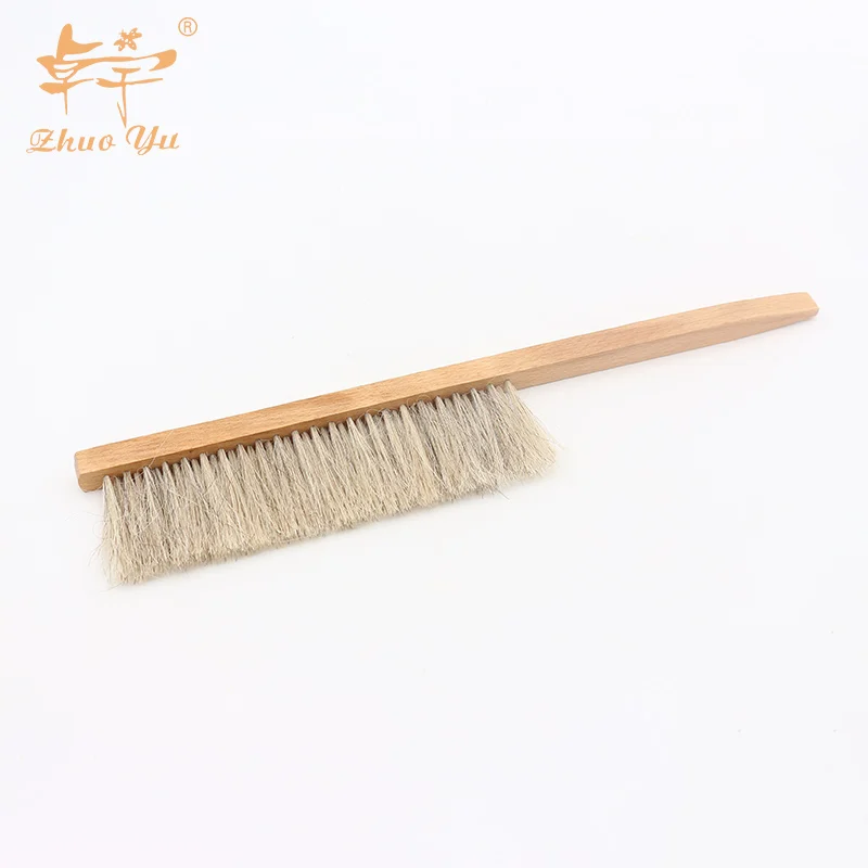 Bee Brush with Pine Wood Handle for Beekeeping Horse Hair Material Bee Sweep Bee Brush Factory Supply for Cleaning