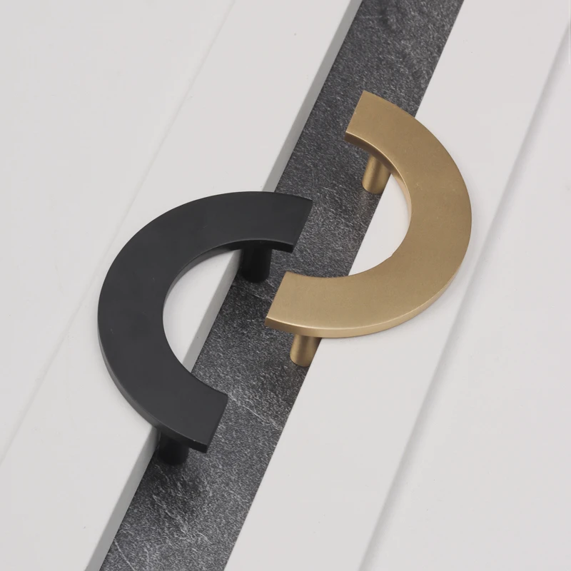 Qiansi HK0166 Half Moon Solid Brass Furniture Handle Modern Cabinet Kitchen Cupboard Drawer Door Handles Pull