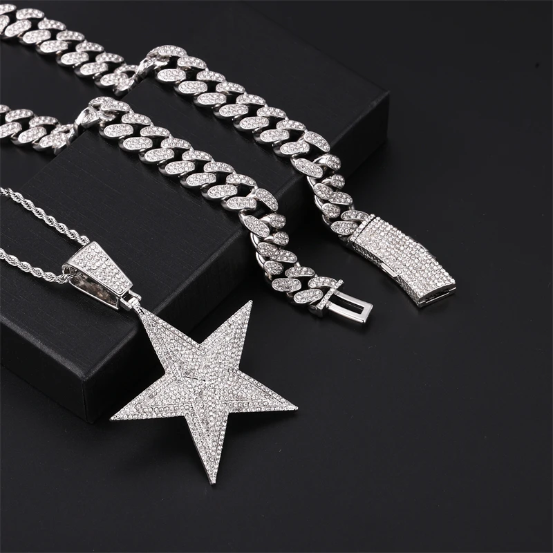 DE New Iced Fashion Halloween Alloy Famous Jewelry Full Drill Bling Overlapping Stars Pendant with Chain Necklace Set