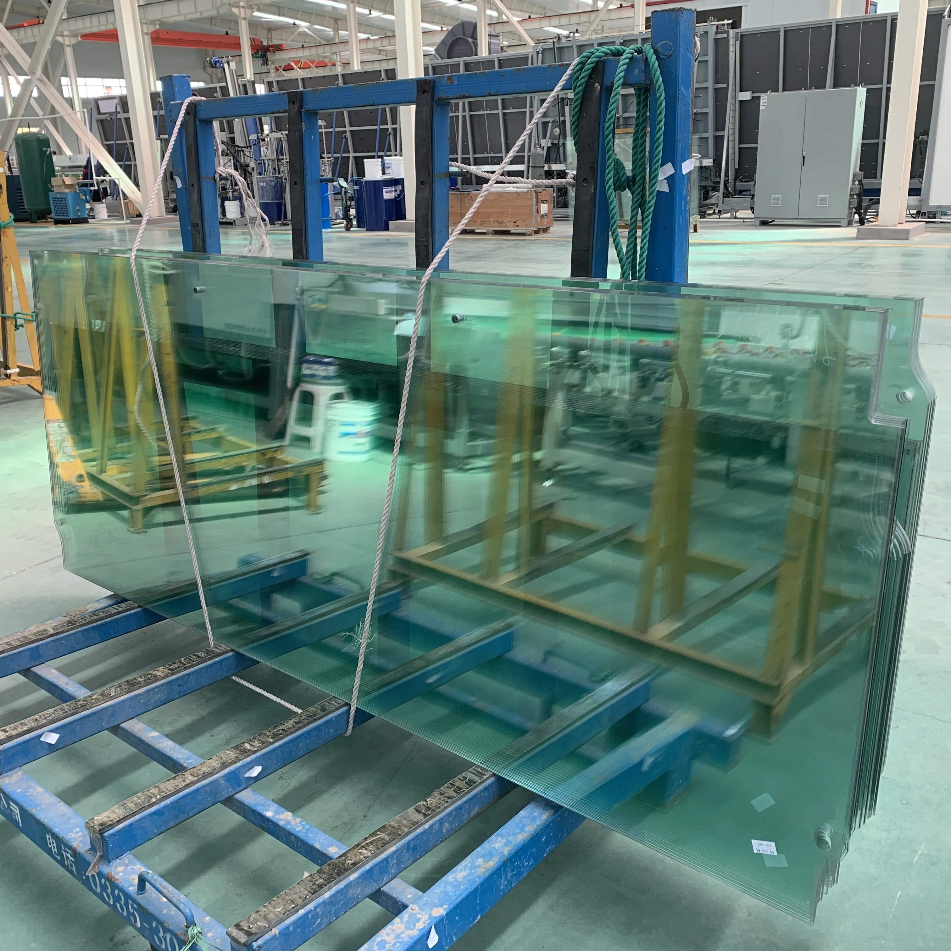 Tempered Low iron China Glass factory manufacturing ultra clear light 12mm ultra transparent laminated tempered glass