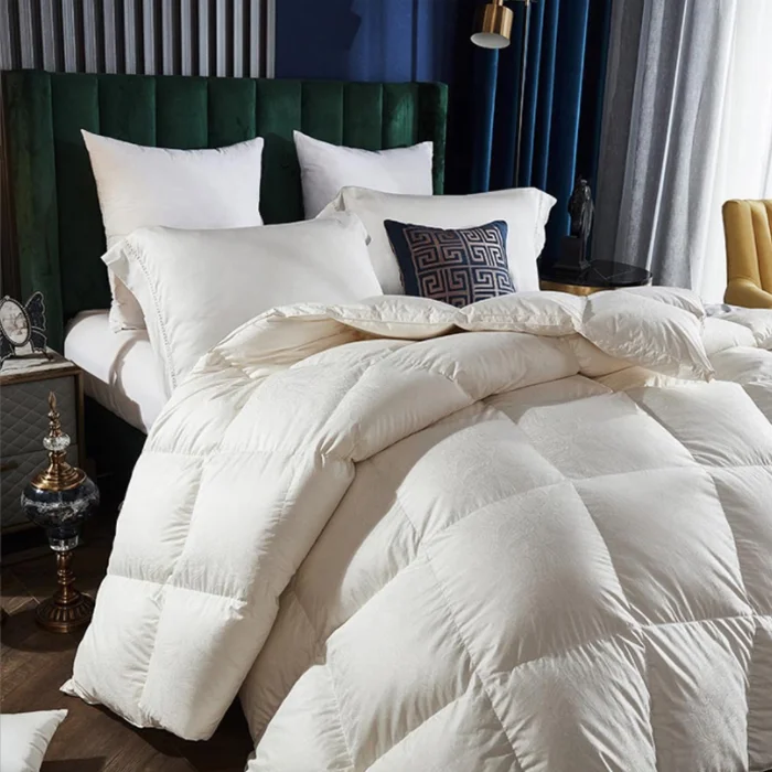 Luxury Jacquard White Goose Down Filling Comforter For Home Hotel 100% Cotton Satin Down Comforter