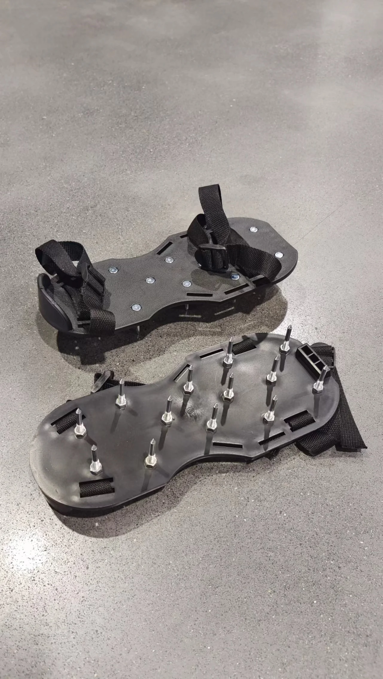 Construct Tool  Self leveling floor spike shoes epoxy