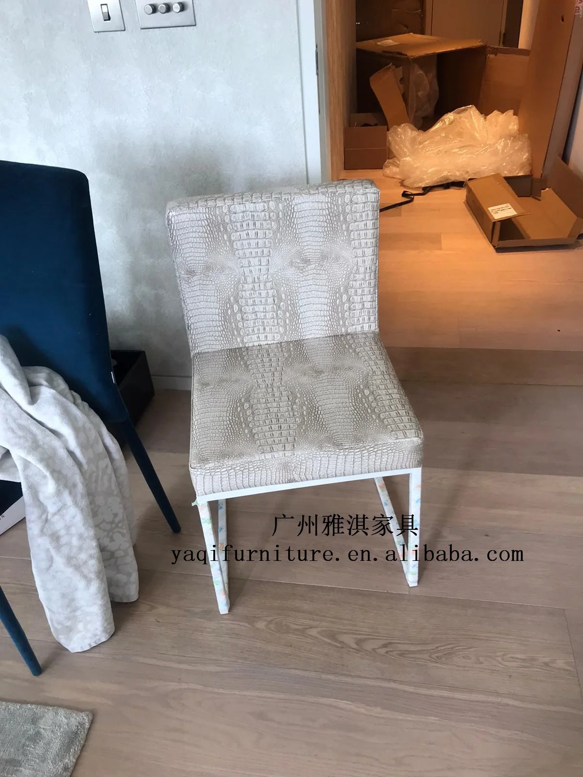 Hot sale brass metal leisure stainless steel chair with customizable leather cushion for dining