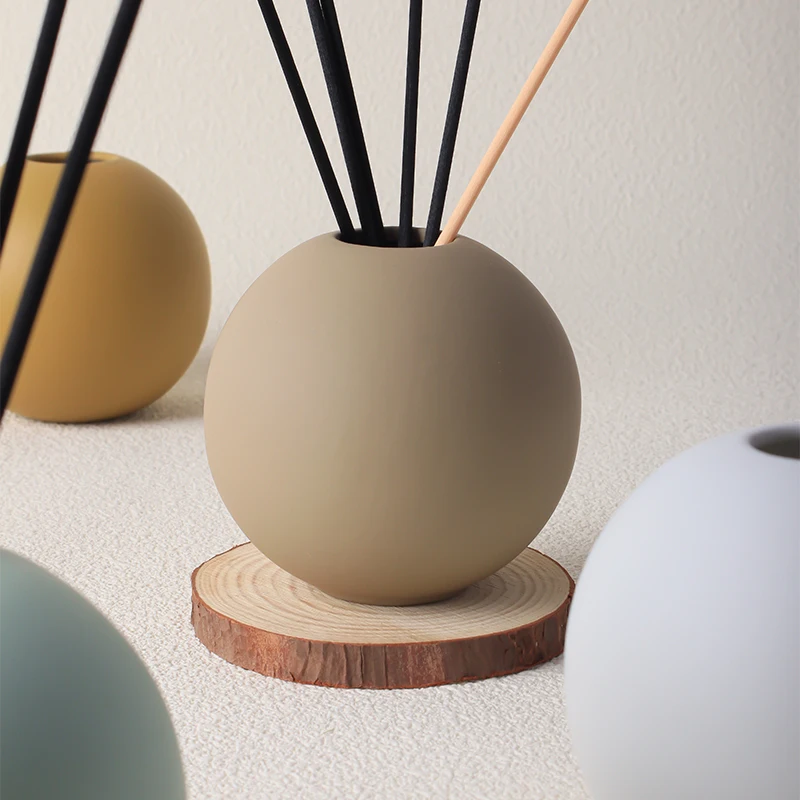 Decorative & Fragrant Luxury Handcrafted Ceramic Ball Reed Diffuser