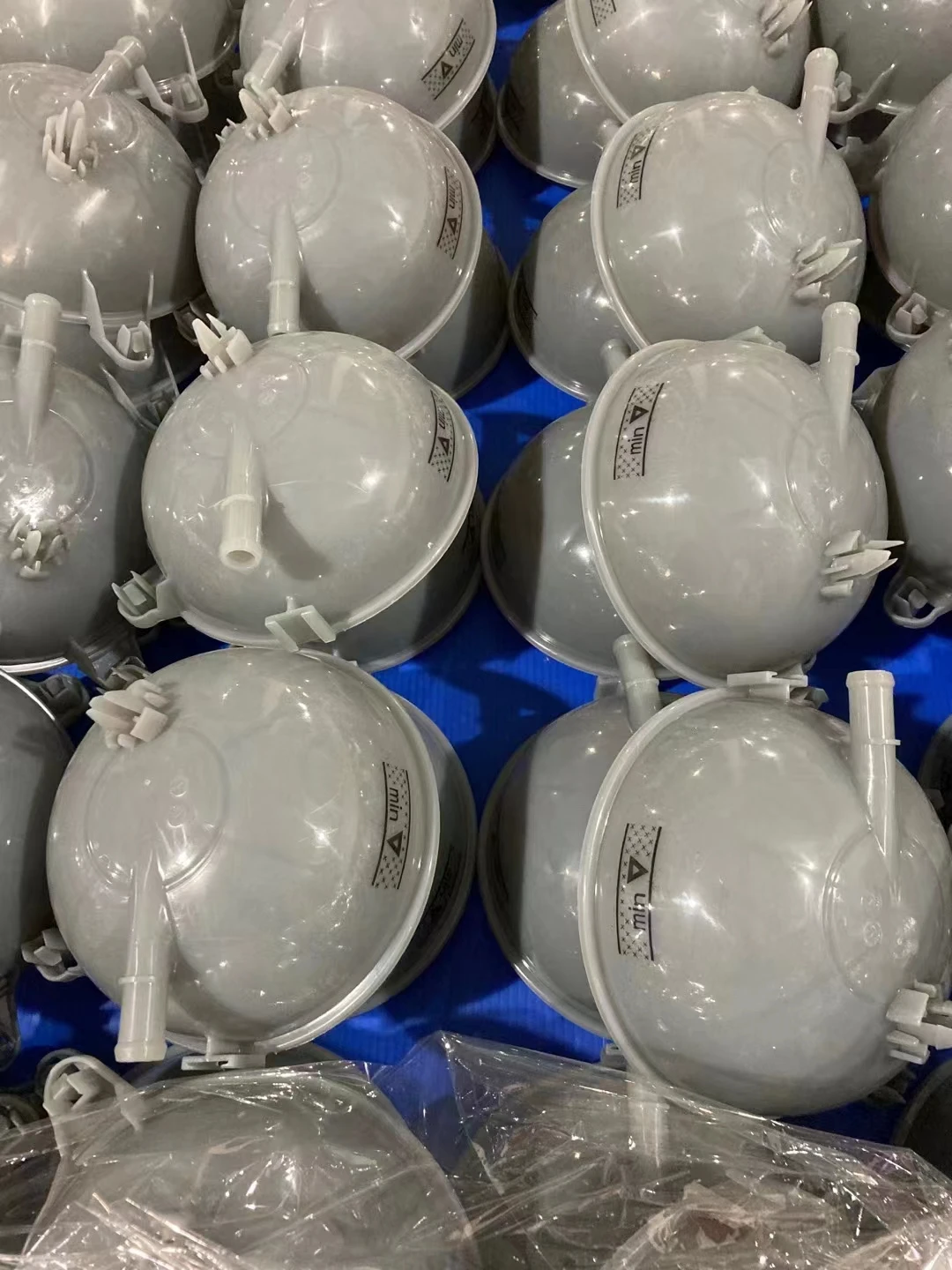 8T1Z8A080A Expansion Tank Transit Connect 02-13 Other Automobile Expansion Tanks