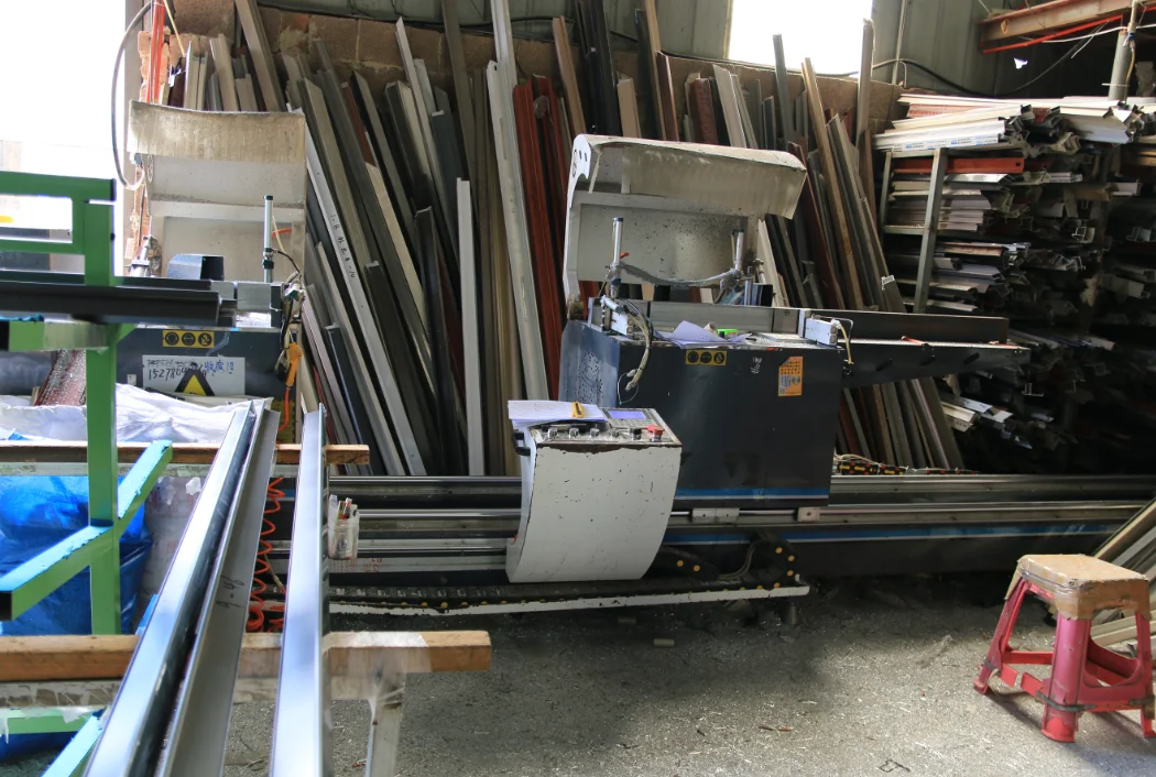 The factory quickly shipped new fireproof materials of voltage controllable new inorganic cloth fire rolling shutter door