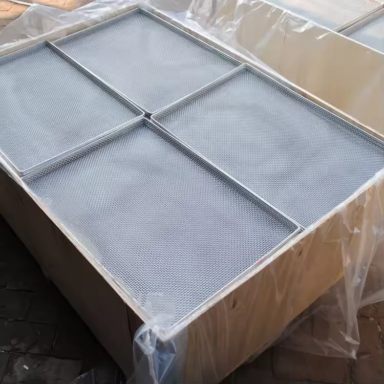 Customized High-Temperature Resistance Stainless Steel Perforated Tray Sheet Food-Grade Oven Pan for Bakery Baking Dishes & Pans