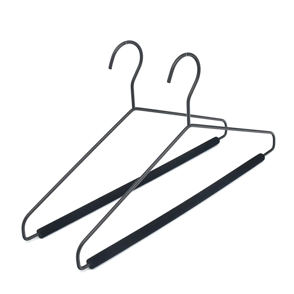 Durable black non slip powder coating metal hanger with velvet bar