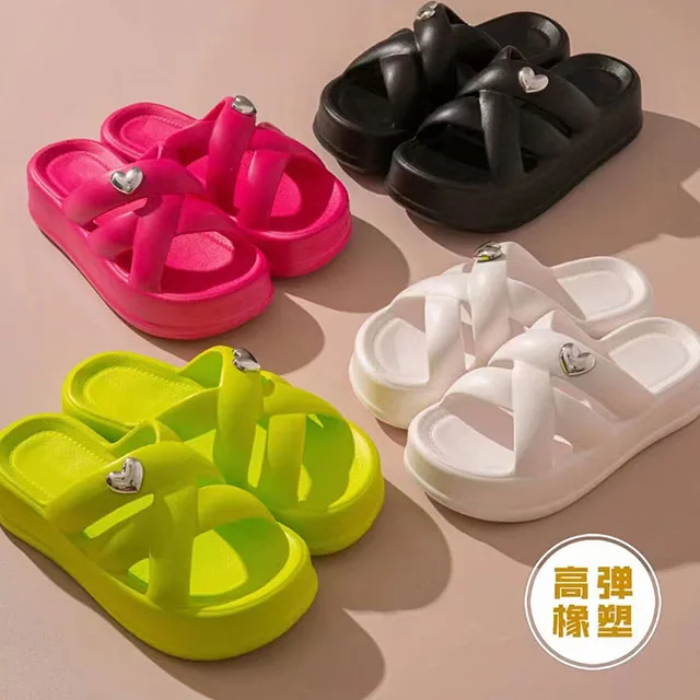 New Fashion Comfortable  Cross Straps Ladies Flat Slides Wholesale Anti-Odor Women Slippers For Outdoor