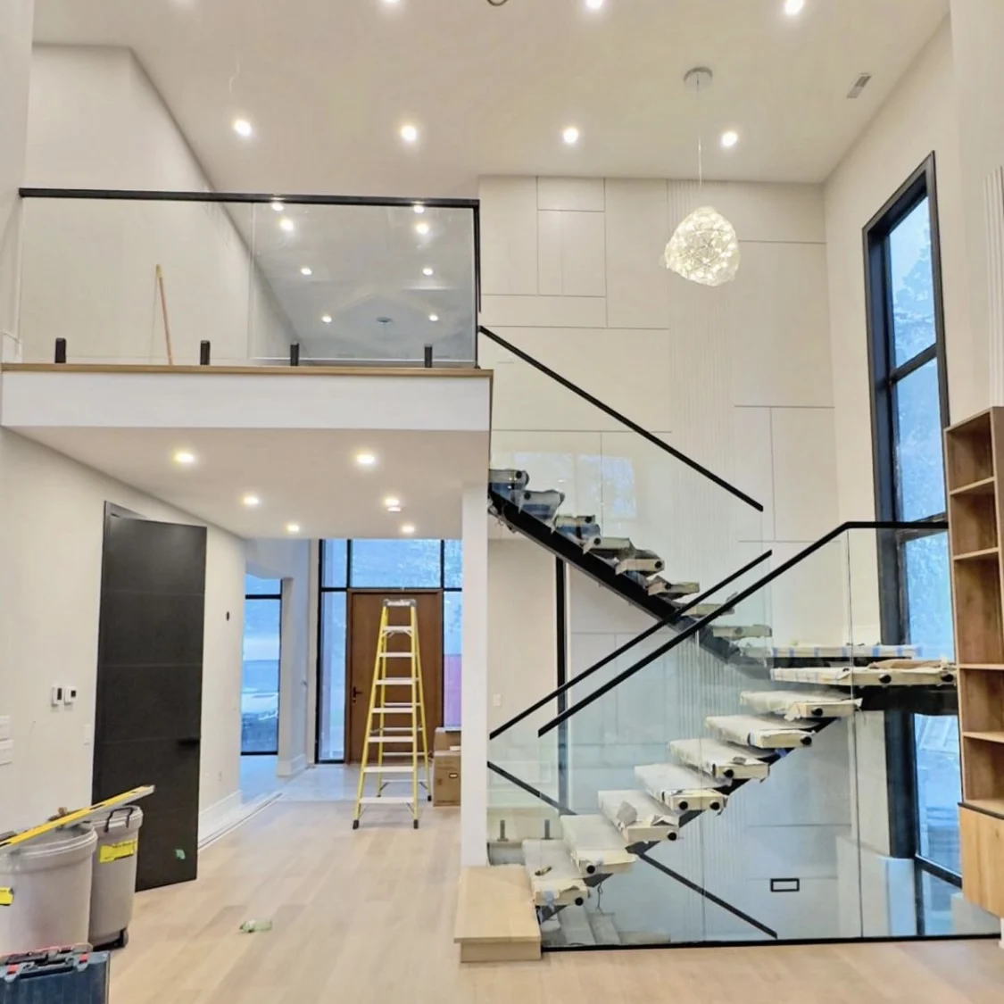 Rising OEM Factory Custom Design Stainless Steel Straight Stairs Spiral Interior Staircase With Wood Tread and Glass Railing