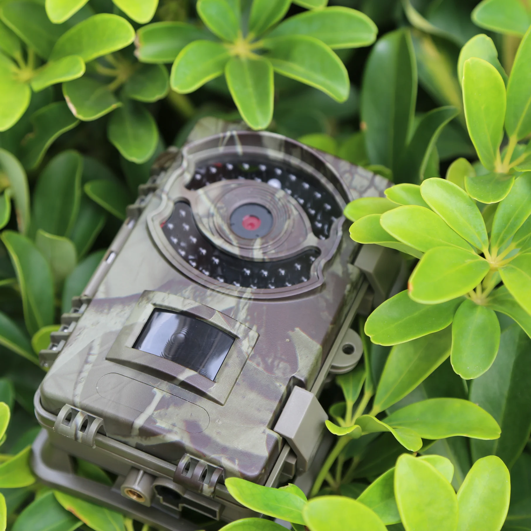 
Best Selling 4K 0.2S Trigger Speed Wild Trail Camera 940NM Infrared Night Vision Digital Hunting Camera 16MP Image Sensing 