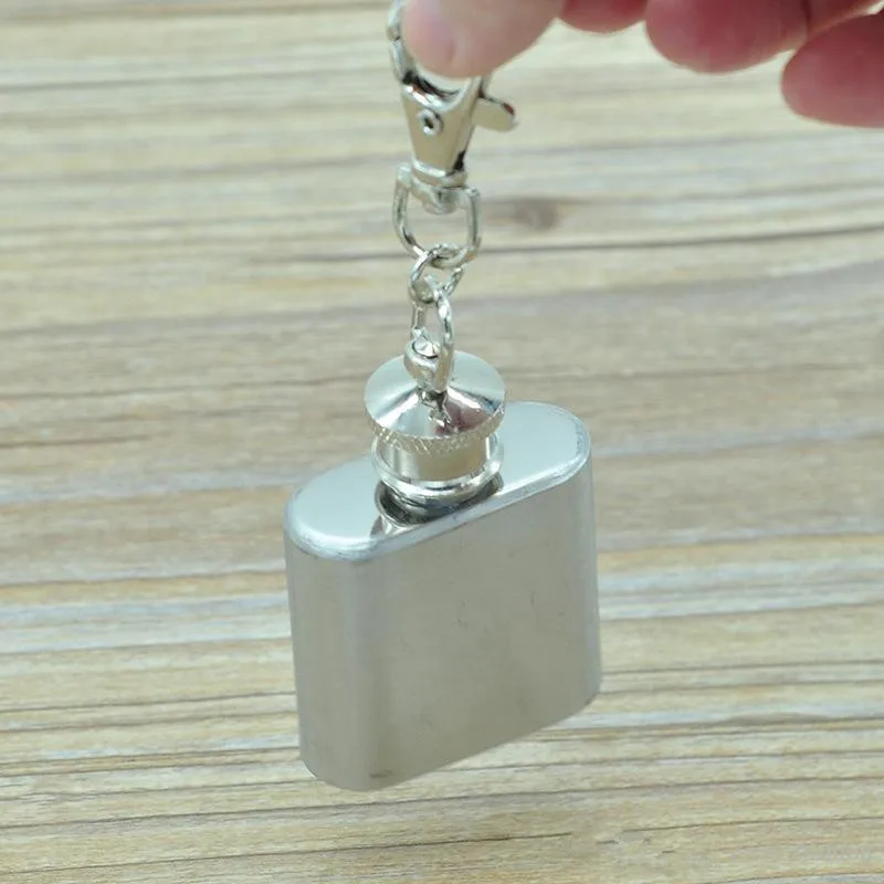 1oz stainless steel mini hip flask with keychain Portable party outdoor wine bottle with Key chains