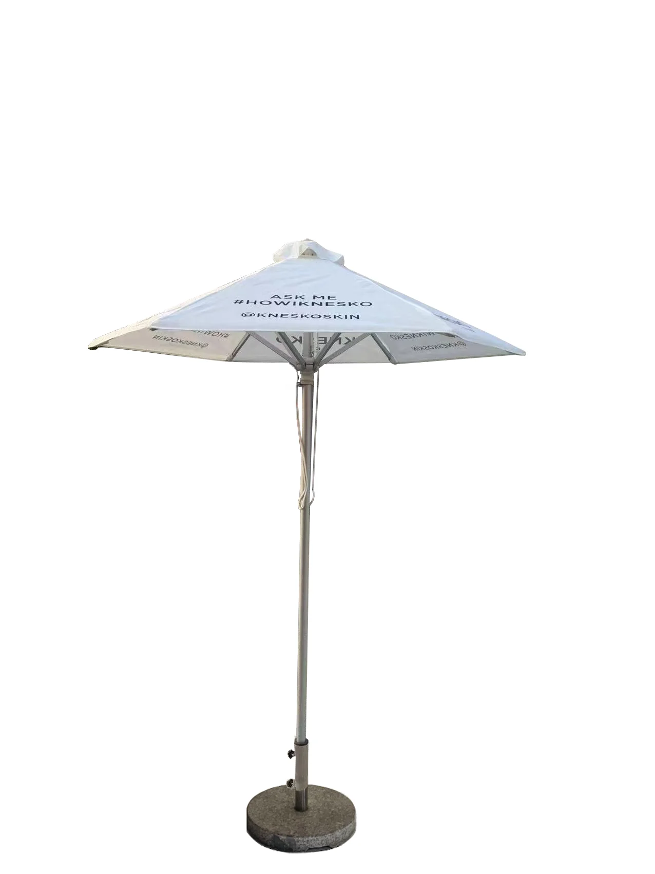 2.7M wooden center pole outdoor umbrella color customized for restaurant,beach,garden furniture parasol