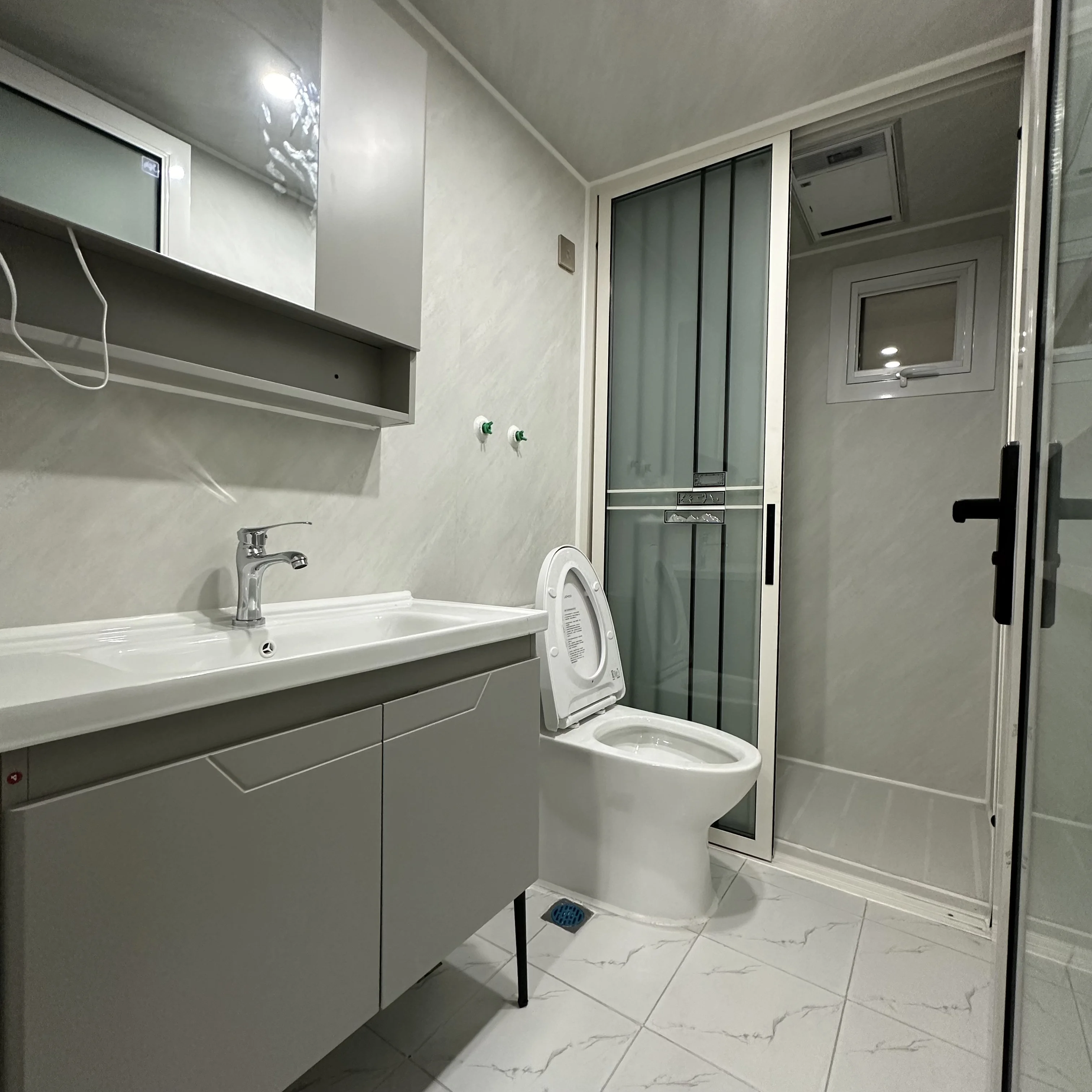 WinFair 2 Bedroom Container House 20Ft Prefabricated Mobile Home Expandable and Modern Ready-Made Tiny Home