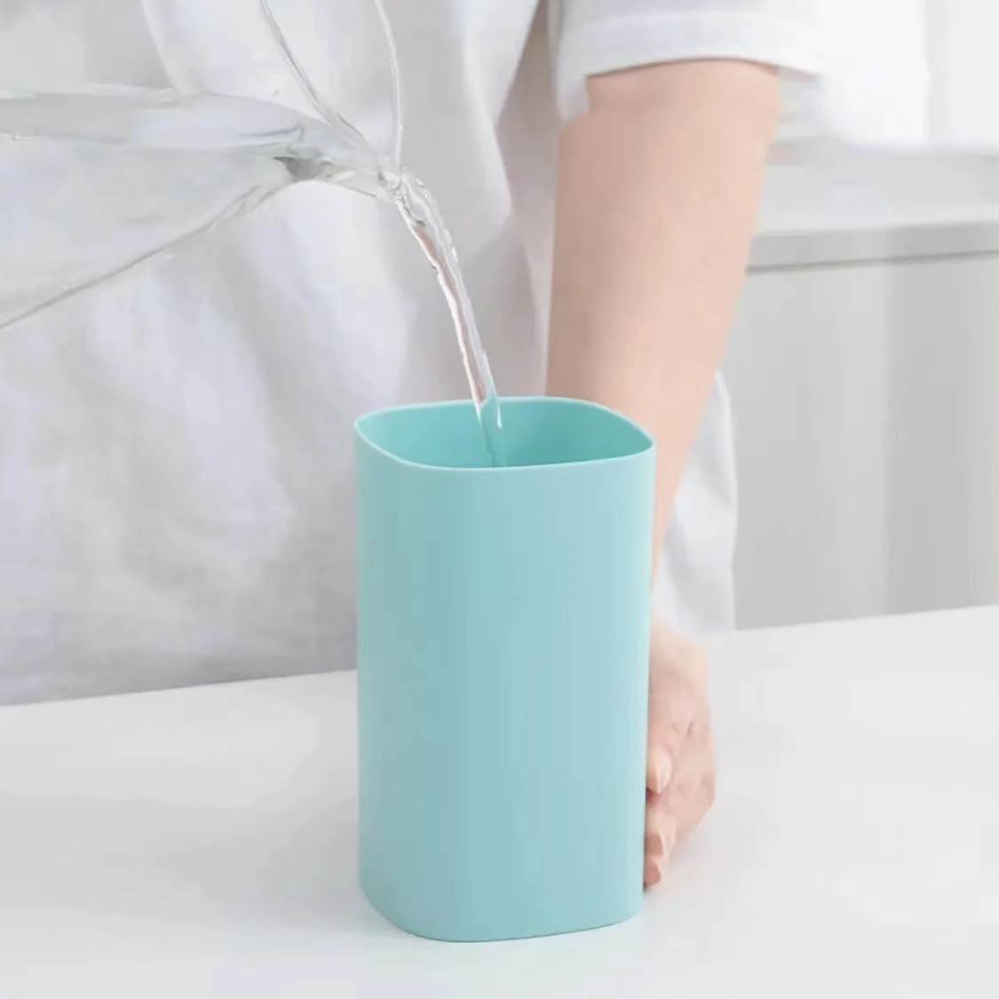Portable 600mL Double Nozzles Diffuser Air Humidifier Sound Off with Ambient Lights