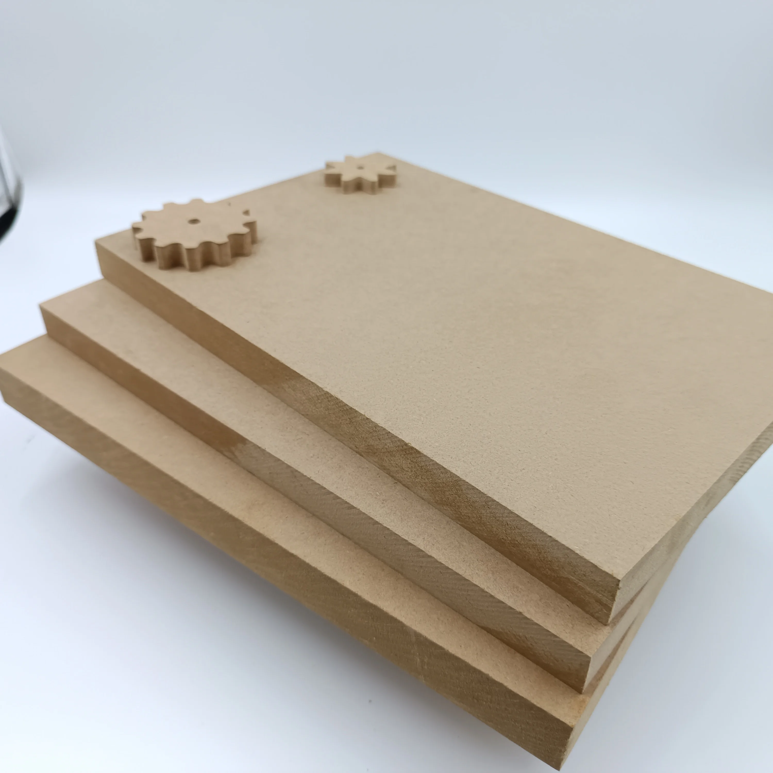 12mm from China factory supply directly Green Made miscellaneous MDF for handicrafts making gear oil-paint